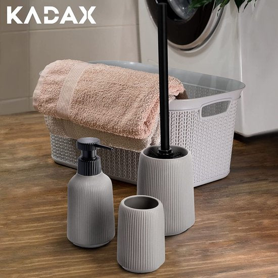 KADAX Toiletborstel en houder, kunststof toiletborstel, toiletset, standaard, toiletborstel met ergonomische handgreep, voor badkamer, borstelset, gesloten vorm, rond (wit KADAX Toiletborstel en houder, kunststof toiletborstel, toiletset, standaard, toiletborstel met ergonomische handgreep, voor badkamer, borstelset, gesloten vorm, rond (wit