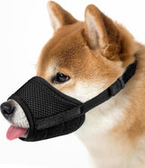 Muilkorf voor honden, verstelbare hondenmuilkorf van ademend mesh-nylon, anti-bijten, anti-blaffen, anti-uitlopend voor kleine, middelgrote en grote honden (S, zwart)