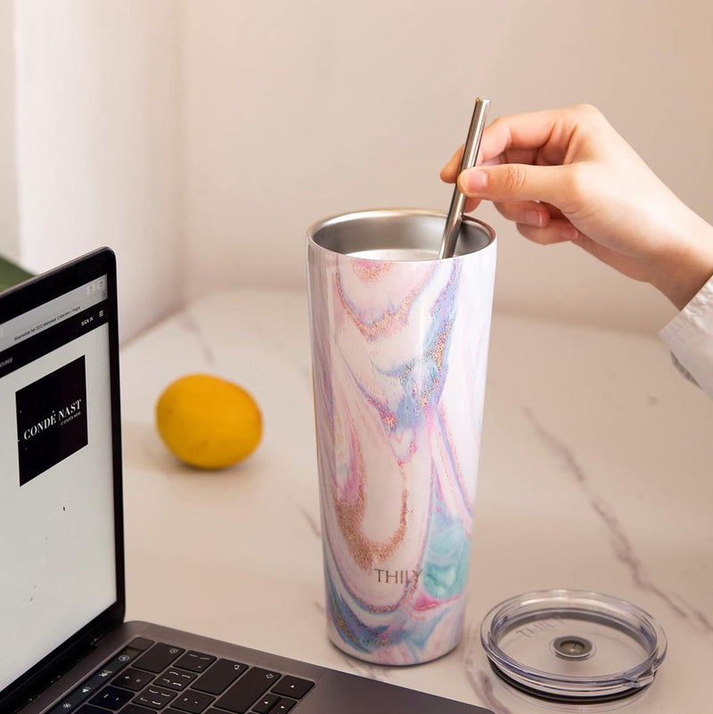 Vacuüm geïsoleerde roestvrijstalen mok, 780 ml drievoudig geïsoleerde reismok met spatwaterdicht deksel voor ijskoffie en warme dranken, 2 stuks (roze rimpel en lotusbloem)