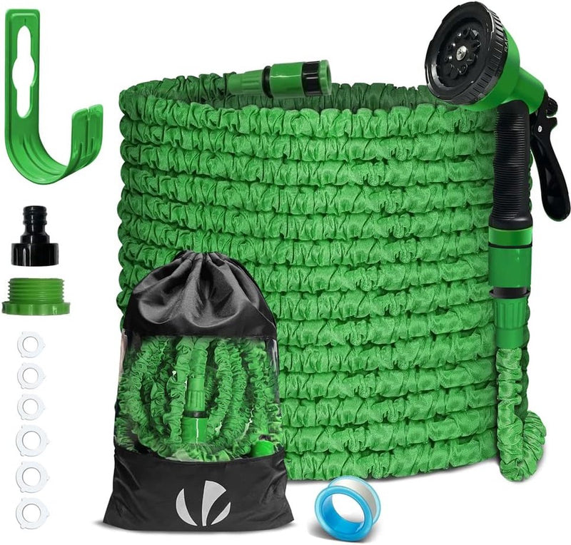 Flexibele tuinslang 30 m, flexibele waterslang, rekbaar met 10 sproeifuncties, sneladapters en muurbeugel, groen
