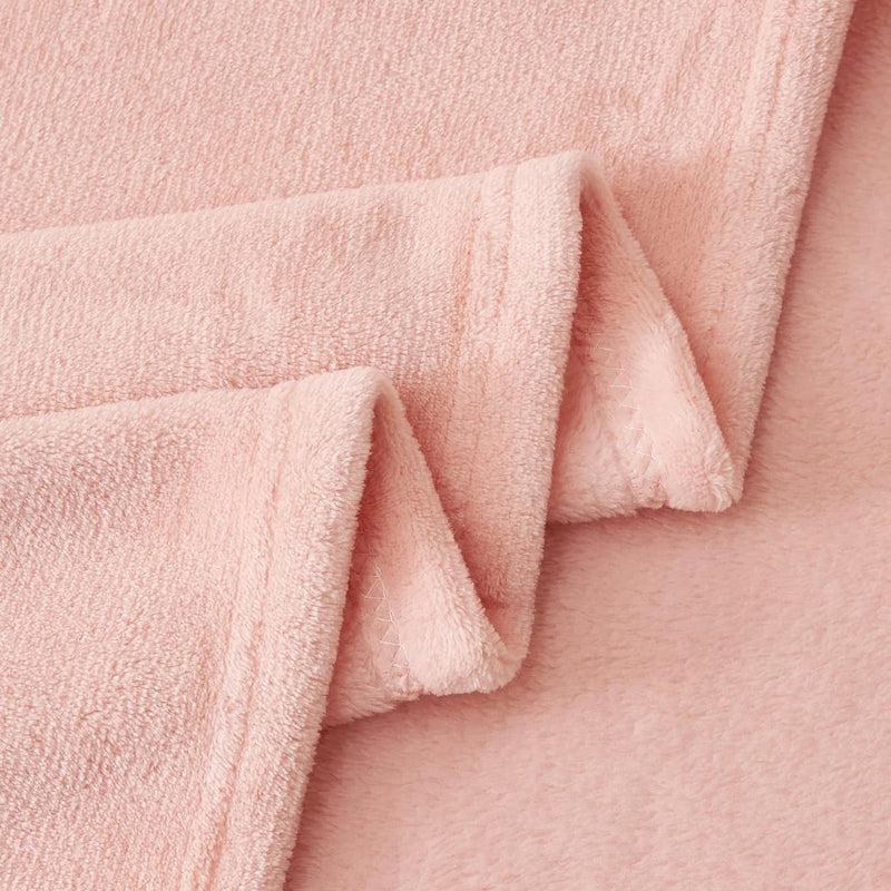 Knuffeldeken, pluizige deken, roze, fleecedeken, 150 x 200 cm, XL, warme bankdeken, knuffelige woondeken, roze, zacht, als woonkamerdeken, bankdeken voor de winter