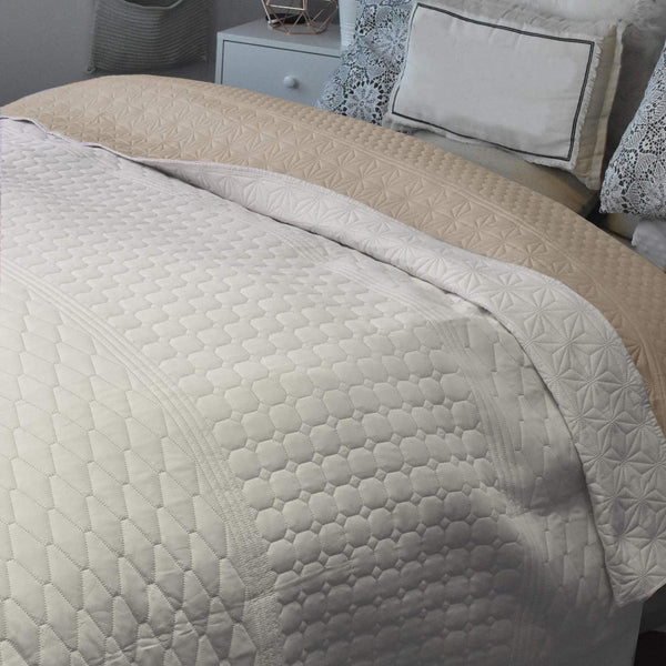 Sprei, bedsprei, sofaplaid, dagdeken, XXL-deken, 240 x 260 cm, ecru/beige patroon