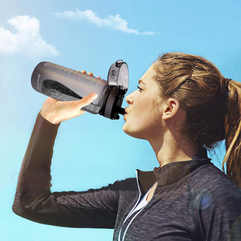 Drinkfles, tijdens sport-, outdoor- en fitnessactiviteiten, ook voor kinderen, waterfles, lekvrij en BPA-vrij, fles geschikt voor koolzuur, inhoud maximaal 1000 ml (1 l)