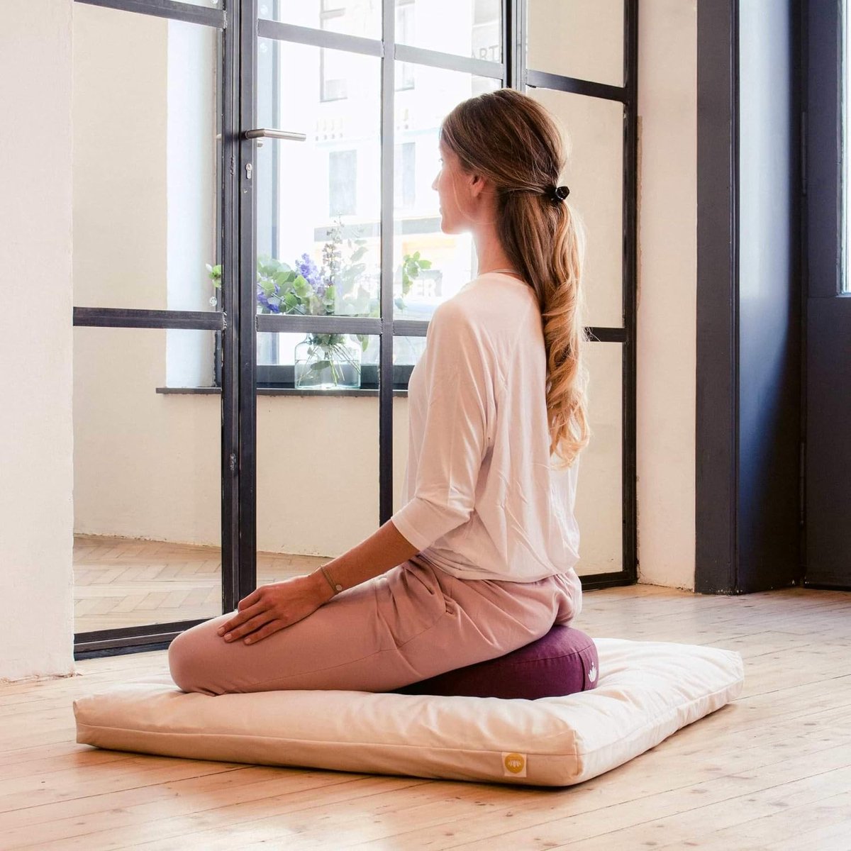 Meditationskissen RONDO | ETHNO Collection | Jacquard-Webstoff, schwarz-weiß-grün gemustert | Yogamatten Bodhi Hot Stones Meditationskissen Shiatsu Matten