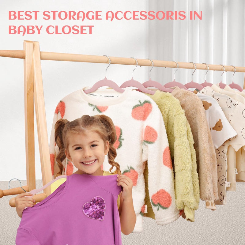 Kinderkleerhangers van fluweel, 35 cm, 32 stuks, kleerhangers met gekerfd design, ultradun, ruimtebesparend, 360 graden draaibare haken, antislip en duurzame kinderhangers voor peuters, roze