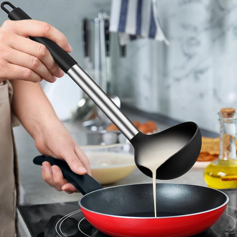 Soepenkelle, 2-delige siliconen pollepel, hittebestendig, pollepel met handvat van roestvrij staal, 30 cm grote sauslepel voor koken/roeren/serveren, gezond en anti-aanbak, zwart