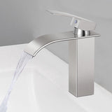 Badkamerwatervalkraan met aansluitslang, roestvrijstalen wastafelfittingen, wastafelmengkraan met eenvoudig installatieontwerp voor badkamer, geborsteld nikkel