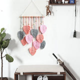 Macramé wandtapijt, boho-decoratie, macramé, wandtapijt met houten kralen en roze bladeren, wandtapijt voor slaapkamer, kinderkamer, wanddecoratie (roze)