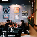 Houten keukenbord, rustiek keukenmuurkunstbord, eet liefdedrankbord met haken, primitieve keukenmuurdecoratie voor keuken, eetkamer, bar, café