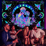 Black Light Paar Skelet Wandtapijt Kleurrijke Vlinder Mot UV Reactief Wandbehang Hippie Maan Bloemen Gloeien in het Donkere Melkwegstelsel Wanddoek voor Slaapkamer Woonkamer 210 x 150 cm