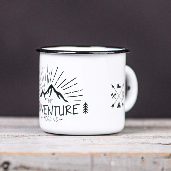 Emaille mok met het gezegde dat het avontuur begint, 330 ml, campingmok, kampeeruitrusting, retro-design, wit