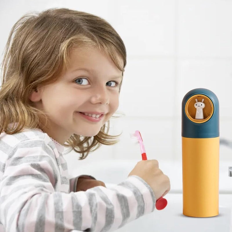 Tandenborsteletui voor kinderen, 2 stuks, reisetui, draagbare karikatuur tandenborstelhoes, tandenborstelbeker voor jongens en meisjes, thuis, school, wandelen, kamperen (geel + wit)