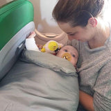 Air Traveller - reisbed baby met matras - babyreisbed (vliegtuig) - 2-in-1 - stoel en bed - met draagtas en matras - 75 x 45 x 6 cm