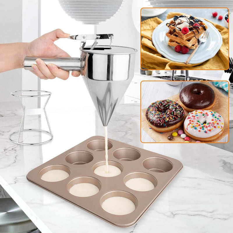 Pannenkoekendeegdispenser, 1,2 l, deegportioneerder, roestvrij staal, met deksel, roestvrijstalen trechter met standaard en 4 trechtermondingen, deeg-keukentrechter voor cake, pannenkoeken,