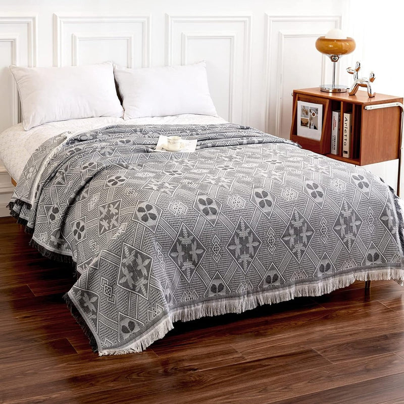 Grote banksprei voor 3-zitsbank met decoratieve kwastjes, dubbelzijdige bankhoes banksprei voor bank en bed, ruitpatroon met bladeren en bloemen - lichtgrijs, 180 x 300 cm