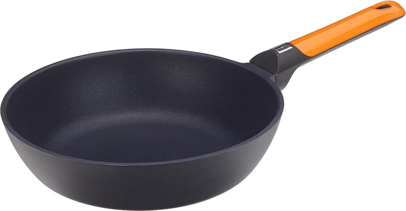 Oranje koekenpan 28 cm, gegoten aluminium met Platinum Plus antiaanbaklaag, geschikt voor alle soorten fornuizen inclusief inductie, vrij van PFOA