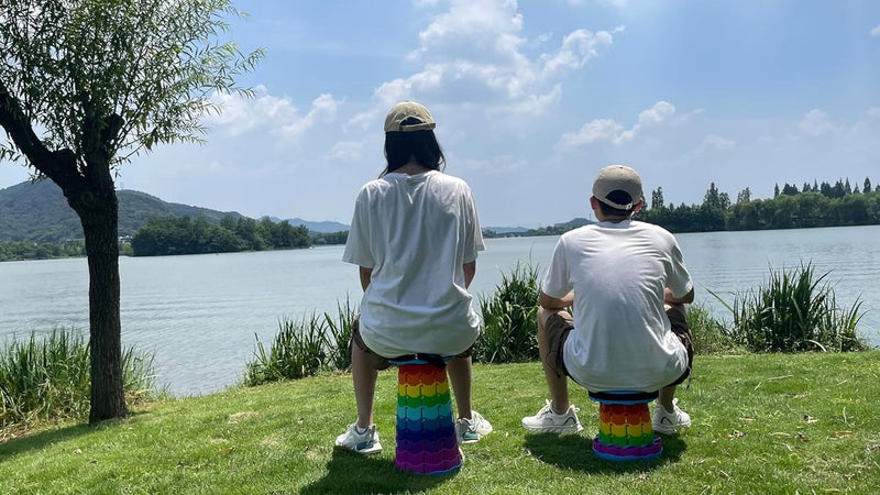 Opvouwbare kruk, draagbare klapkruk met kussen, campingkruk voor volwassenen, telescopische kruk, inklapbaar, voor , BBQ binnen, draagvermogen 120 kg, met draagtas