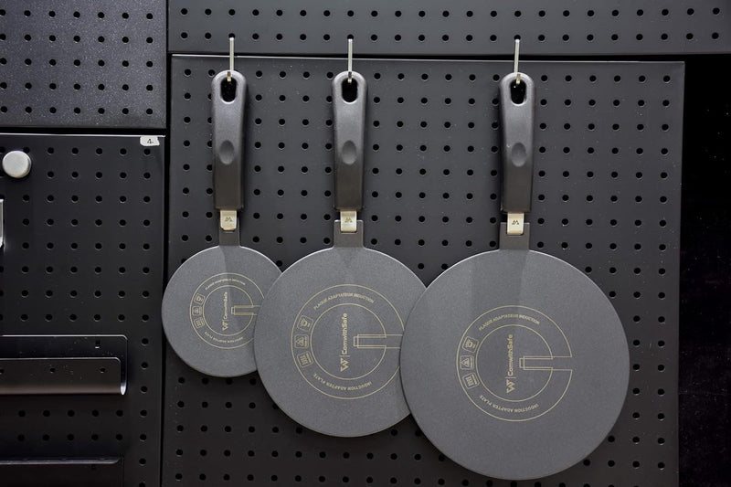 Inductieadapter 20 cm - verwijderbaar isolerend handvat - verandert niet van kleur na gebruik - warmteverspreiderplaat met zwarte coating voor hoge temperaturen - schijfrelais inductie/gas