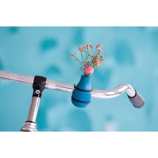 Fietsvaas Frieda stuurvaas / vaas voor het fietsstuur van hout Fietsvaas Frieda is een vaas die speciaal is ontworpen om aan het stuur van een fiets te bevestigen. Deze vaas is gemaakt van hout.