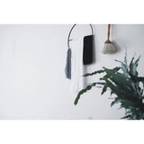 Wandkrans, metalen ring, eucalyptuskrans, krans, handdoekhouder en tijdschriftenhouder, zwart, wanddecoratie, deurdecoratie, S (30 x 40 cm)