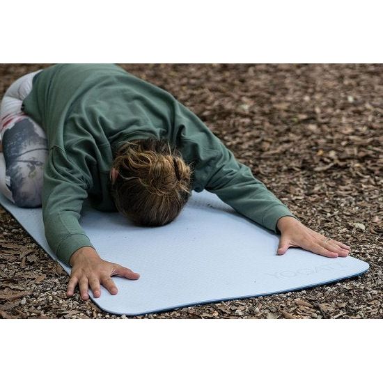 Sportmat fitnessmat antislip met draagband. Gymnastiekmat voor yoga, pilates en fitness. Yogamat voor dames en heren. Yogamat antislip. Trainingsmat, yogamat.