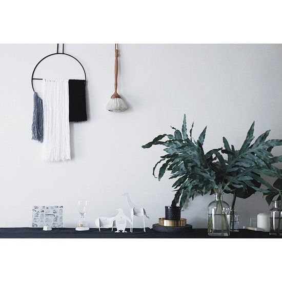 Wandkrans, metalen ring, eucalyptuskrans, krans, handdoekhouder en tijdschriftenhouder, zwart, wanddecoratie, deurdecoratie, S (30 x 40 cm)
