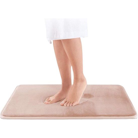 fluweelzachte badmat is gevuld met luxueus traagschuim en het oppervlak is gemaakt van waterabsorberend flanel-microvezel