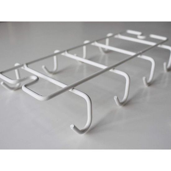 Haken voor kopjes bekerhouder kastopbergruimte voor 8 kopjes metalen haken om onder kasthouder op te hangen witte hanger haakstrip onder kast