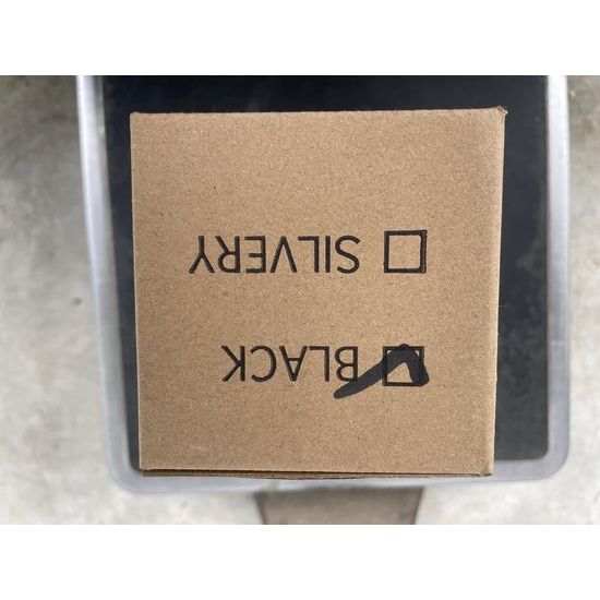 Magnetische flesopener met opvangbak, wandmontage, koolstofstaal, bierflesopener voor keuken, koelkast, biergeschenken voor mannen (zwart)