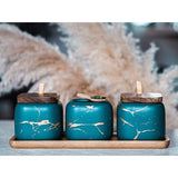 Keramische kruidenpotjes, set van 3, suiker- en zoutpotjes, in elegante marmerlook, eyecatcher, kruidenpotje met echt houten deksel en bamboe serveerlepel, incl. echt houten dienblad (smaragdgroen)