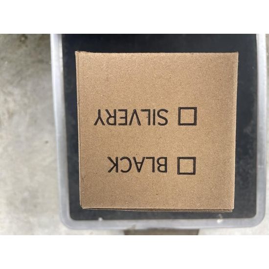 Magnetische flesopener met opvangbak, wandmontage, koolstofstaal, bierflesopener voor keuken, koelkast, biergeschenken voor mannen (zwart)