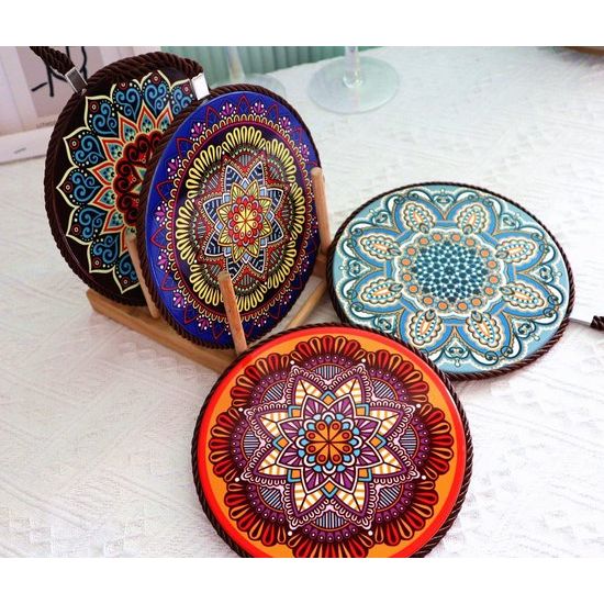 Keramiek voor warme gerechten, potten en pannen, onderzetters mat decoratieve isolatiepads met kurkrug in mandala-stijl, diameter 17 cm (4 stuks)