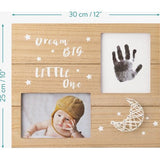 Navaris baby aandenken frame kit - Fotolijst met inktkussen voor handafdruk en voetafdruk - Houten frame voor baby handafdruk, voetafdruk en foto