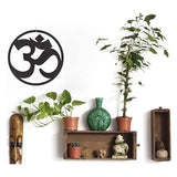 Ohm-teken Spirituele decoratie van hout. Mandala wandfoto gemaakt van vintage hout, meditatie accessoires uit India. Indiase Om-teken symbolen decoratie, Boeddha wanddecoratie, esoterische decoratie (Ohm, zwart).
