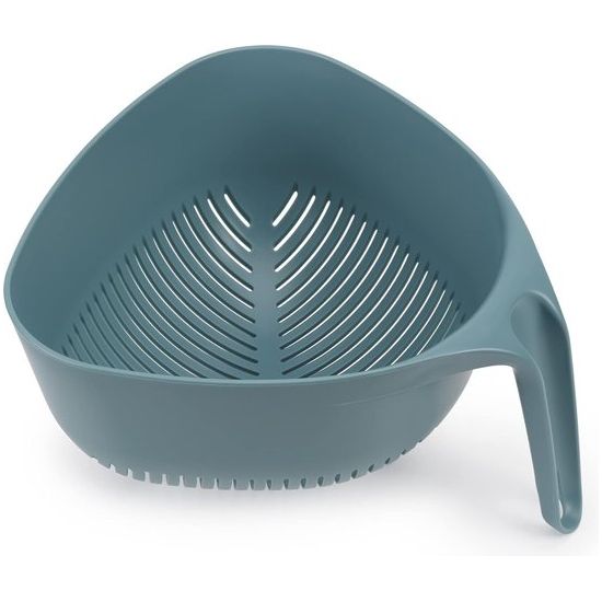 Triangular Colander, voedseldispenser met verticale handgreep en Easy-Pour Corners, Dark Opa