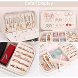 Sieradendoosje voor op reis, fluweel, kleine fluwelen sieradendoos voor meisjes en vrouwen, mini-sieradenorganizer, opslag voor ringen, oorbellen, halsketting, armbanden, klein sieradenkistje, beige