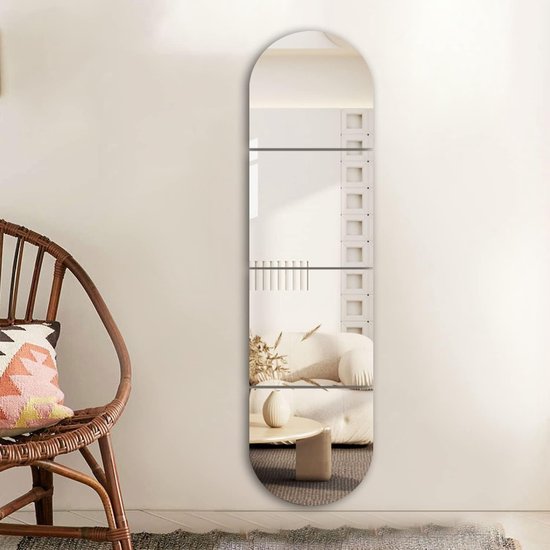 Materiaal: wandspiegel van hoogwaardig glas. De glazen spiegel maakt gebruik van geavanceerde polijsttechnologie om delicate randen te garanderen.