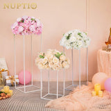 2 witte vazen voor bruiloftsborden, metalen bloemenvloervaas, zuilbloemenstandaard, bloemenvaas van 80 cm hoog met geometrisch patroon, rechthoekig bloemenrek voor bruiloftsdecoratie.