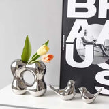 Set van 2 vogelbeelden, moderne dierensculpturen, keramische huissculptuur decoratie voor ornamenten in de woonkamer, slaapkamer, kantoor, bureau en kasten (zilver)