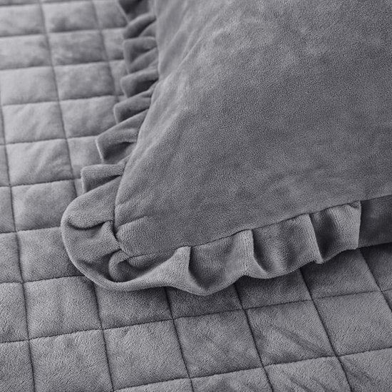 Deken3-delige kingsize sprei】: De spreienset bestaat uit een dekbed van 240 x 260 cm