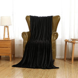 Fleecedeken/knuffeldeken - flanel, extra zacht en warm - kreukbestendig/verkleurt niet, te gebruiken als bedsprei of deken op de bank - 150 x 200 cm - Zwart