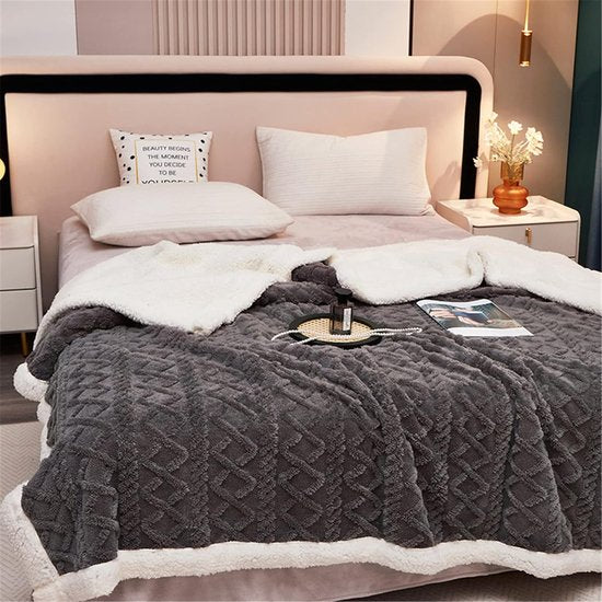 knuffeldeken, hoogwaardige schapendeken, super zachte fleecedeken als bankdeken, sprei of woondeken, bankdeken, sprei, donkergrijs, 150 x 200 cm