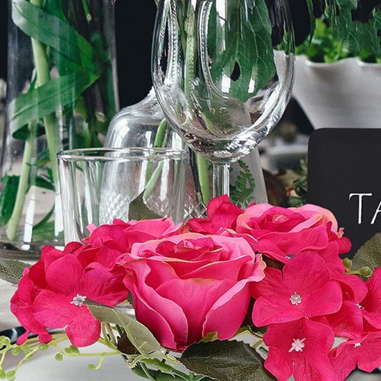 Kaarsenringen voor zuilkaarsen: licht van gewicht, met uitstekende afwerking, de kaarskrans is gemakkelijk te dragen en ziet er prachtig zacht uit.