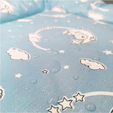 Wasbare aankleedmat, aankleedmat met verhoogde kwaliteit, wasbaar, aankleedmat voor een uitgebreid verschoongebied, maanstertje blauw, 75 x 85 cm