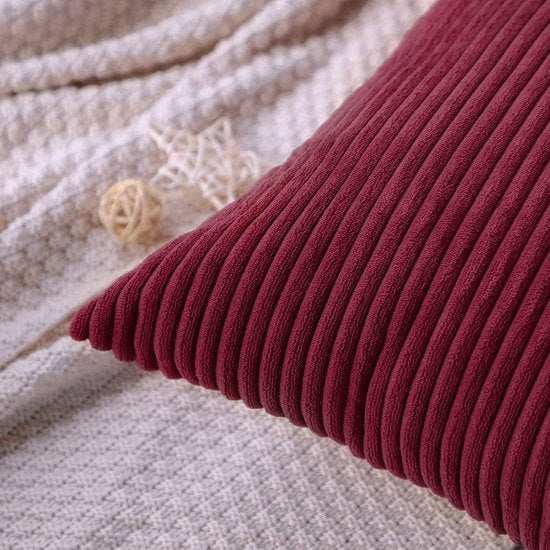 Het pakket bevat 2 x kussenhoezen 45 x 45 cm