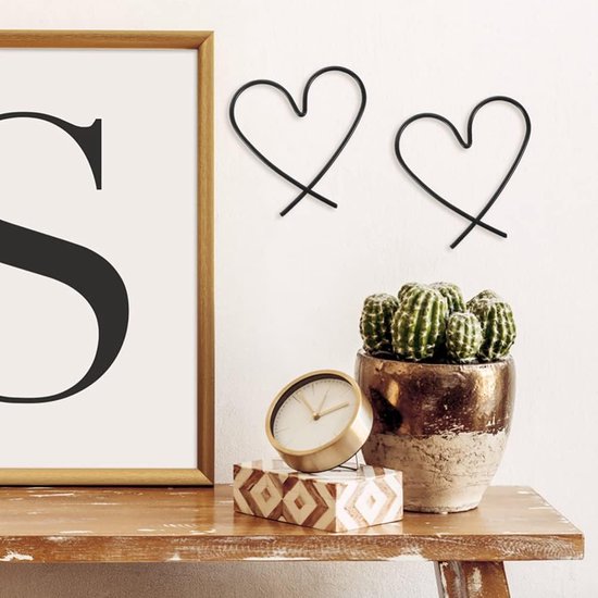 Hartvormige metalen wanddecoratie, muurkunst en wandbord, hangende ornamenten voor Valentijnsdag, bruiloft, slaapkamer en woonkamer decoratie. Set van 3 stuks in het zwart.
