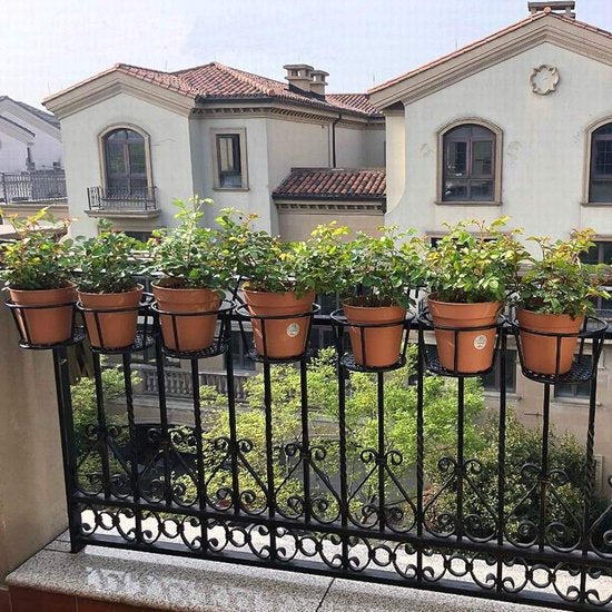 Hangende bloempotten voor thuiskeukens Vaak gebruikt op balkons met ijzeren holle hangende bladeren om de stabiele tuin te versieren Groene planten om zuurstof goed te laten groeien Hangende bloemenmanden (zwart)