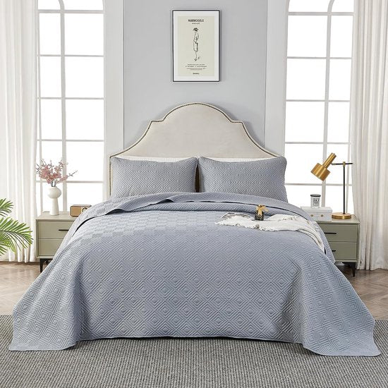 , sprei voor op de bank, sprei voor op het bed, 180 x 220 cm, grijs, gemaakt van microvezel, inclusief een set met 1 kussensloop van 50 x 75 cm, gestikt dekbed met 3D-ultrasjaal, beddensprei.