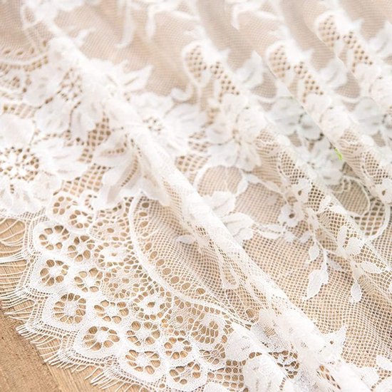 White Lace Tablecloth 75 x 300 cm in Lace Overlay Vintage Embroidered Lace Topper for Wedding Vintage Reception Decor Summer Outdoor Party Boho Wedding Table Decor