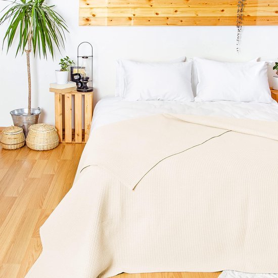 Premium sprei 150 x 200 cm - wafel piqué 100% catoen - lichte zomerdeken wafellook - catoenen deken as bedsprei, bankovertrek, bankdeken (crème)